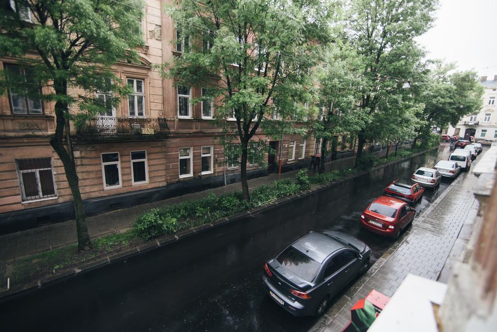Apartment On Bernarda Meretyna Лвив Екстериор снимка