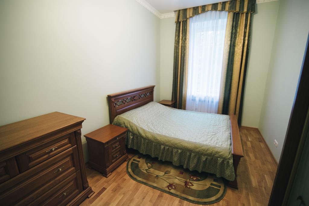 Apartment On Bernarda Meretyna Лвив Екстериор снимка