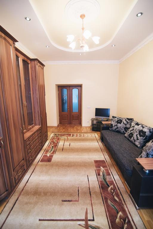 Apartment On Bernarda Meretyna Лвив Екстериор снимка