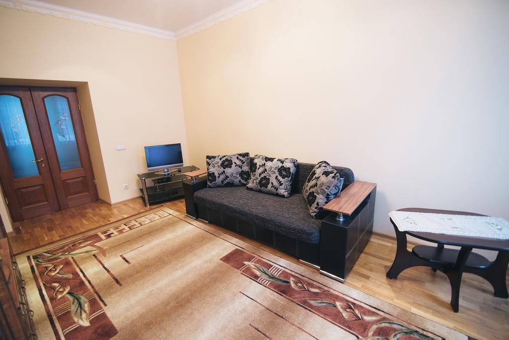 Apartment On Bernarda Meretyna Лвив Екстериор снимка