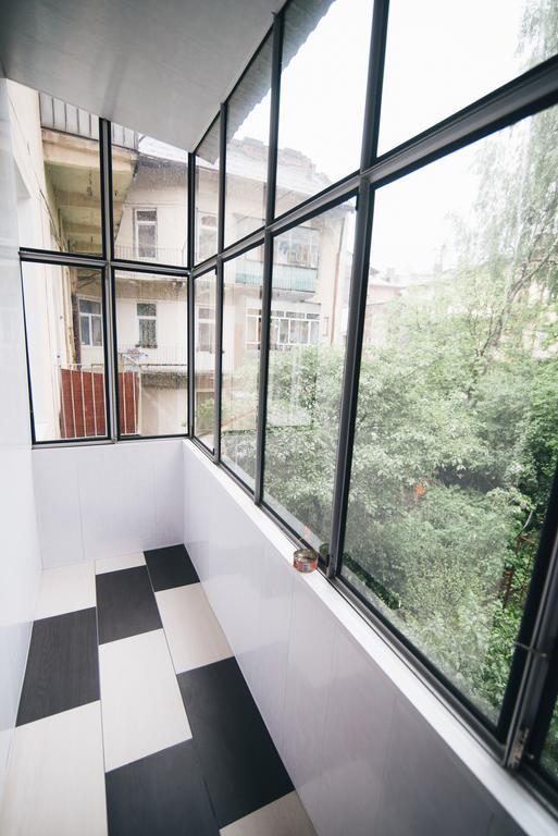 Apartment On Bernarda Meretyna Лвив Екстериор снимка