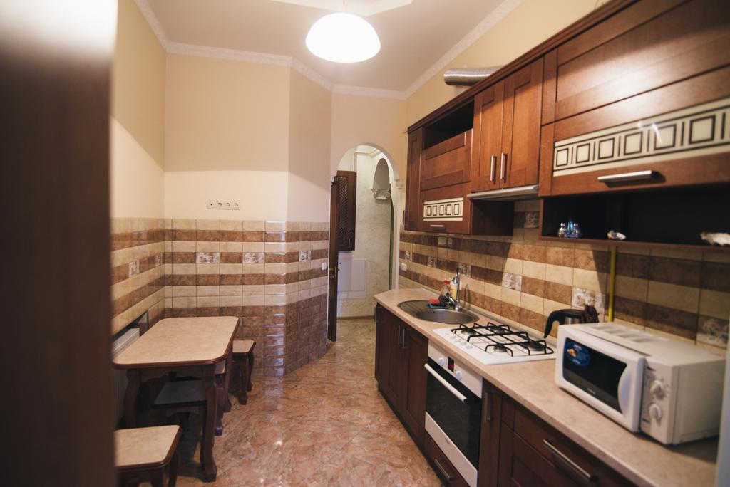 Apartment On Bernarda Meretyna Лвив Екстериор снимка