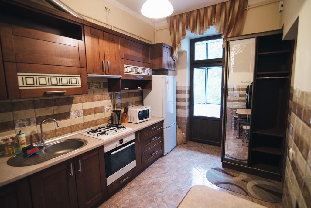 Apartment On Bernarda Meretyna Лвив Екстериор снимка
