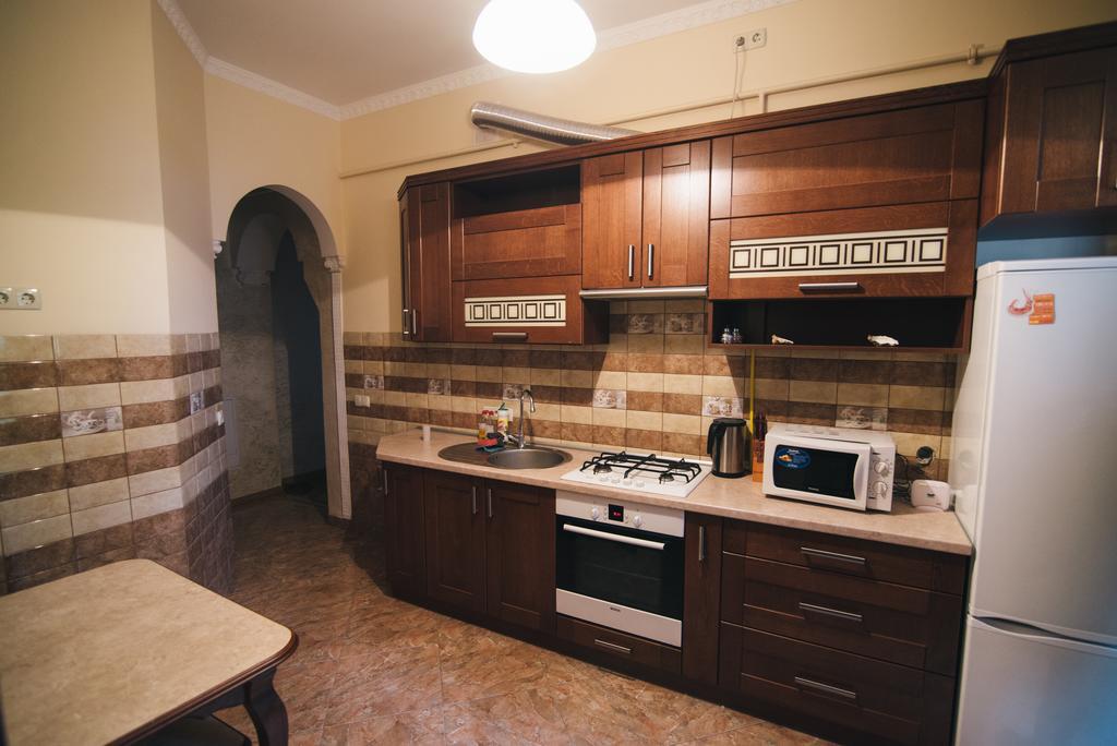 Apartment On Bernarda Meretyna Лвив Екстериор снимка