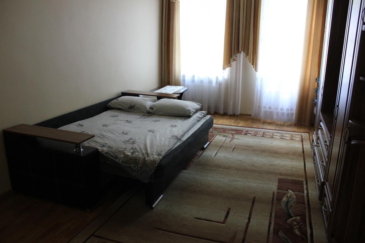 Apartment On Bernarda Meretyna Лвив Екстериор снимка